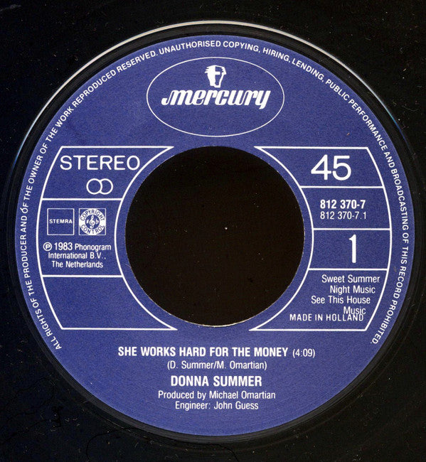 Donna Summer : She Works Hard For The Money (7", Single)