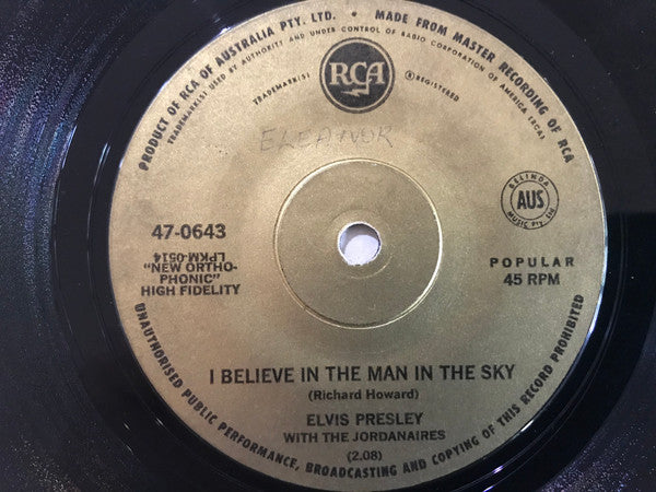 Elvis* : Crying In The Chapel / I Believe In The Man In The Sky (7", Single, RE, AAR)