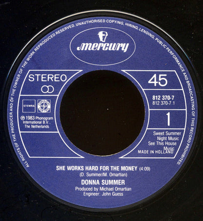 Donna Summer : She Works Hard For The Money (7", Single)